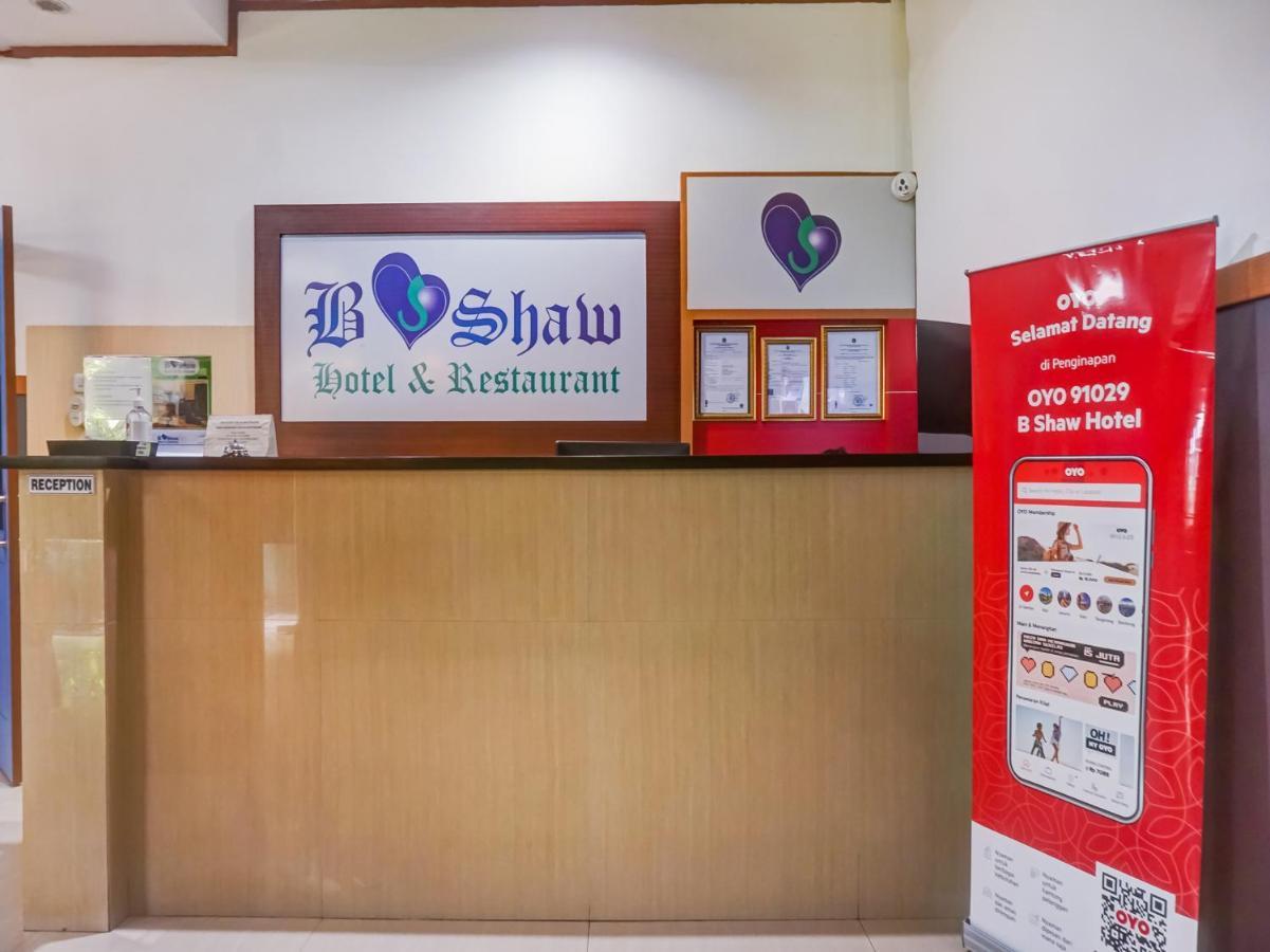 B Shaw Hotel Джакарта Екстериор снимка